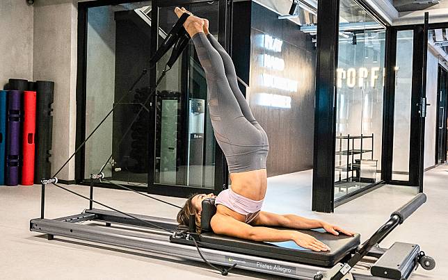 Pilates不止能在墊上做，還可以用器械床來訓練。