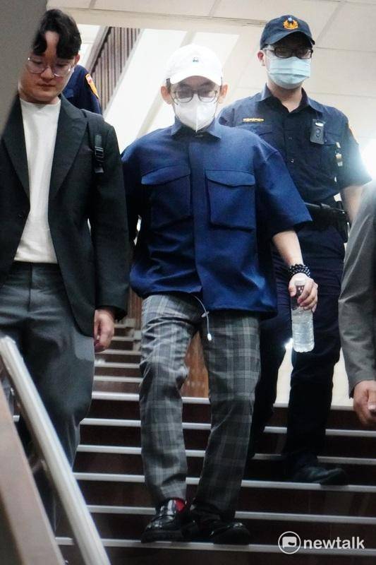 黃子佼今年4月遭受害者「K小姐」指控，2006年曾以「拍攝藝術照」為由，對她性侵得逞。經北檢調後，昨(11)日以罪嫌不足，黃子佼獲不起訴處分。 圖：張良一/攝