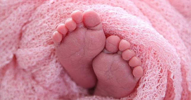 公公再婚兒子跟孫子一樣大！　他提這要求媳婦傻眼：怎麼拒絕呢