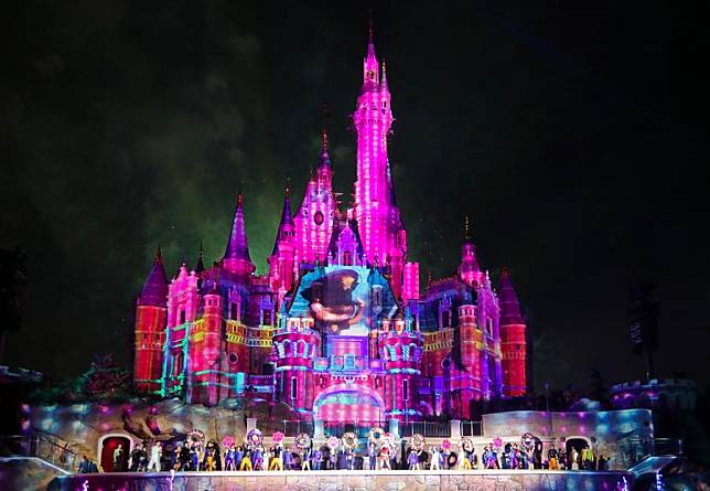 This photo taken on Dec. 19, 2023 shows the opening ceremony of the world's first Zootopia land in Shanghai Disney Resort of east China's Shanghai. (Xinhua/Liu Ying)