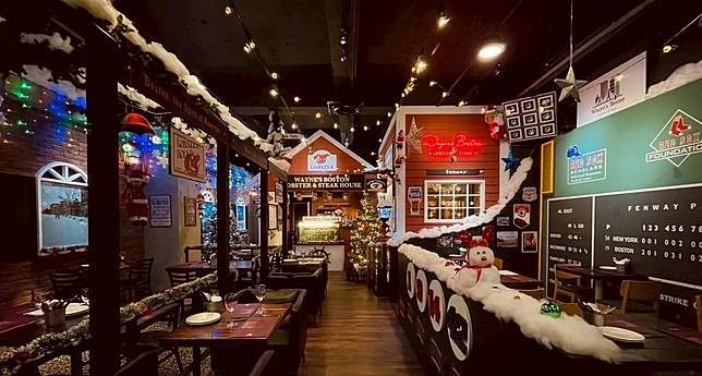  ▲	中山店內充滿耶誕氣氛的裝潢 (圖/波士頓美式龍蝦牛排餐廳)