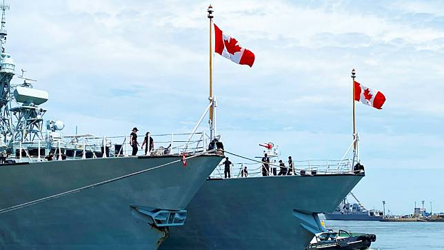 加拿大海軍的3艘軍艦，28日抵達日本的神奈川縣橫須賀港。翻攝Twitter＠CanadaNihon