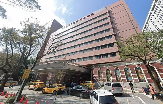 馬偕醫院福音樓後棟的病房整修工程，現傳出工程延宕、品質不佳爭議。翻攝GoogleMaps