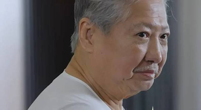 73歲洪金寶現況曝光！進軍抖音4天吸75萬粉　曬全家福愛妻美翻了