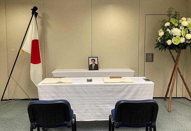 安倍晉三遇刺｜日本駐港總領事館設弔唁冊　一連兩日供公眾悼念