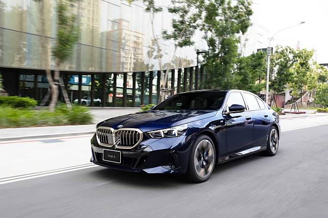 World Car Awards大獎肯定 展演豪華熠耀全新世代BMW 530i M Sport預售正式展開