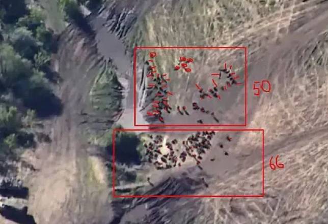 烏軍用 ATACMS 彈道導彈，襲擊位於盧甘斯克地區羅戈夫村（Rogove）附近的一處俄軍訓練場。 圖：翻攝自鷹眼 Defence