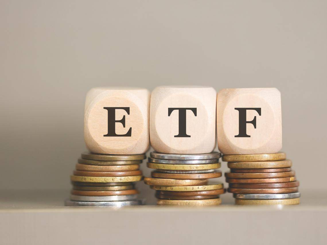 00940掛牌股價破發「溢價照樣搶」！3hr爆近80萬張比00939首日還熱！究竟怎麼買才安全？ | 今周刊| LINE TODAY