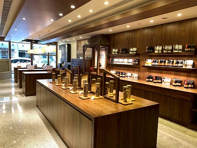 ▲「德利泰」店面空間打造「中藥材互動體驗館」，創造品牌與消費者互動學習之知識性場域，拉近中藥與民眾之距離。（圖/臺北市政府）