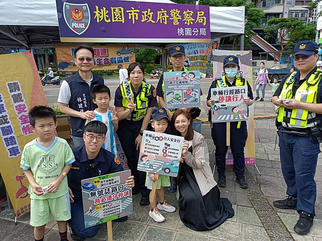 桃園警結合幼兒嘉年華進行防騙宣導。圖：讀者提供