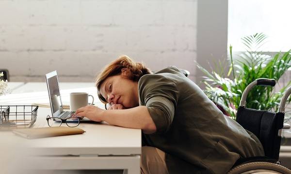上班族該怎麼睡午覺？專家提供2個解方及5大注意事項