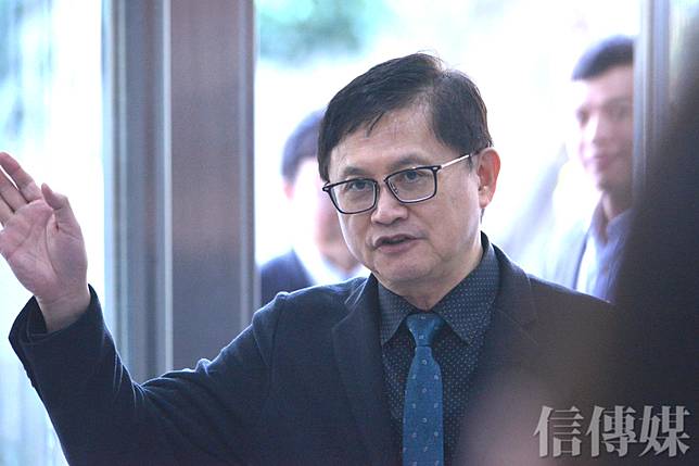 身兼總統府「國家氣候變遷對策委員會」副召集人的童子賢對核電機組可延長20年說，行政單位已經有法律做後盾，無需「猶抱琵琶半遮面」。（攝影／鄭國強）