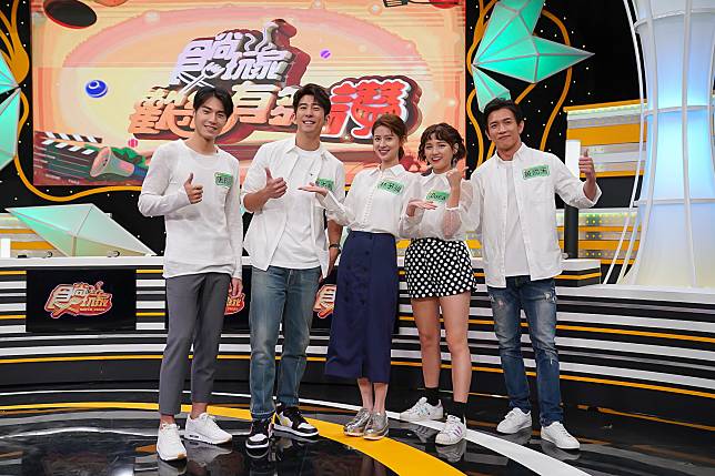 《天堂的微笑》演員來到TVBS歡樂台《食尚玩家-歡樂有夠讚》宣傳新戲。(左起)唐振剛、修杰楷、林予晞、Dora、黃尚禾 (3)