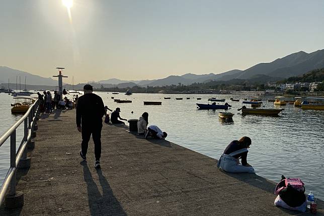 Hongkongers flock to Tai Mei Tuk in the Tai Po countryside. Photo: Denise Tsang