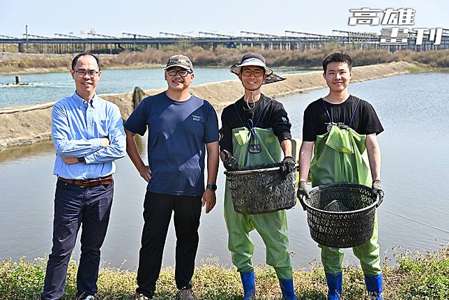 百大漁青張博仁(左二)翻轉養殖業傳統，在彌陀成立漁人隊、漁創客，漁創客更是全國首創讓有志青年能夠得到完整培訓的養殖創業基地。(攝影/Carter)