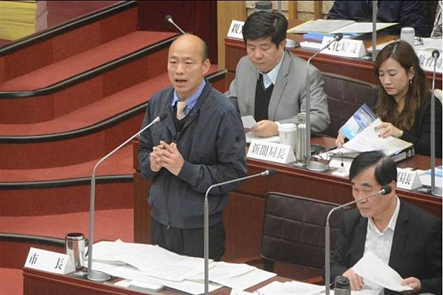 高雄市長韓國瑜17日首度到議會備詢。（林宏聰攝）