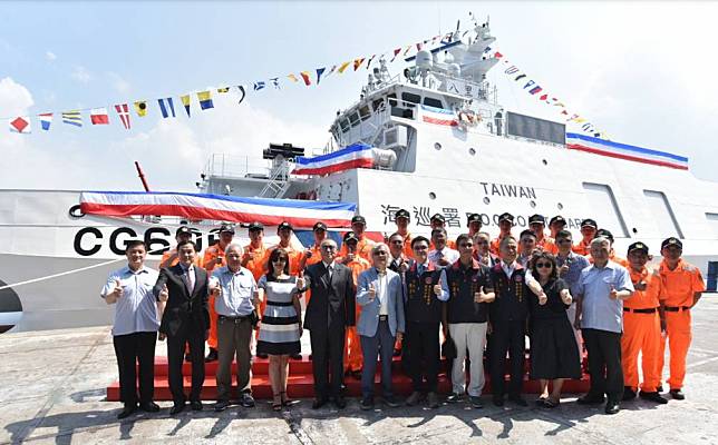 海巡署巡防艦「八里艦」下水典禮。（記者許正雄翻攝）