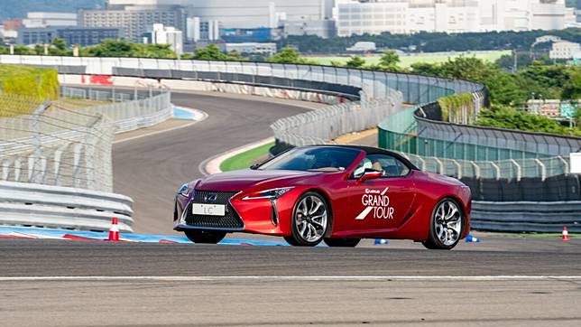 2024 Lexus Grand Tour帶領全車系車主至大鵬灣賽道。(圖片來源 / Lexus)