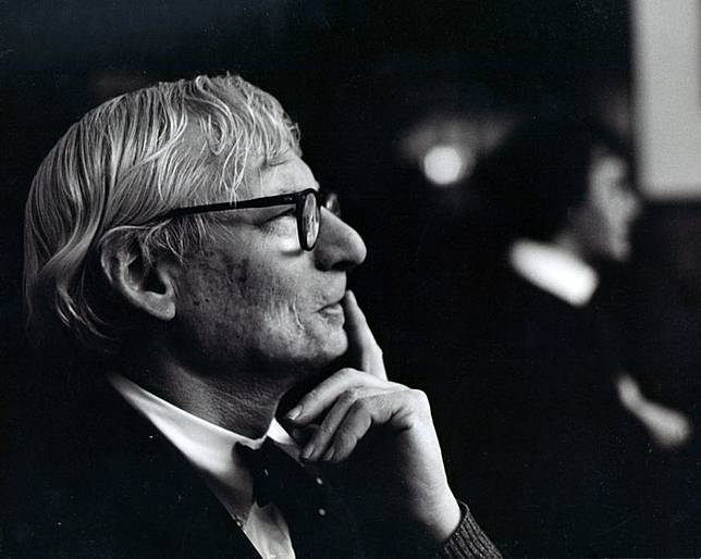 Louis-Kahn-httpswww.yatzer.comeven-brick-wants-be-something-louis-kahnslideshow2-yatzer-2