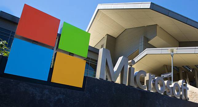 微軟(Microsoft)今(1)日宣布，10月1日起，將在瑞士和歐洲經濟區(European Economic Area，EEA)，把視訊會議軟體Teams從Office套裝軟體中，拆開來單獨銷售。 圖：翻攝自微軟官網