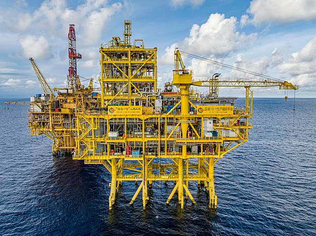 This undated photo shows the comprehensive processing platform of phase II project of China's self-developed ultra-deepwater gas field Shenhai Yihao, or Deep Sea No. 1, located 150 km from the city of Sanya in south China's island province of Hainan. (China National Offshore Oil Corporation (CNOOC)/Handout via Xinhua)