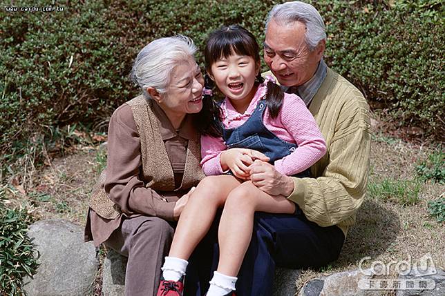 台灣人口到2070年只剩1497萬人，人口結構不僅變少而且變老(圖/卡優新聞網)