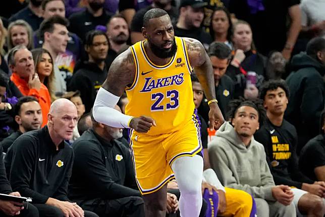 ▲「詹皇」LeBron James今（16日）對陣國王三分球全場7投3中，也讓James在生涯三分球總數來2283顆，正式超越防守悍將Jason Terry排名歷史第8。（圖／美聯社／達志影像）