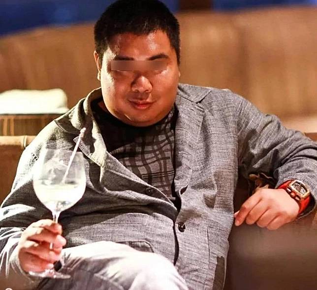 2 สห. โดนแล้ว รับจ้างขับรถนำขบวน ไฮโซเก๊ สารภาพสุดพีค