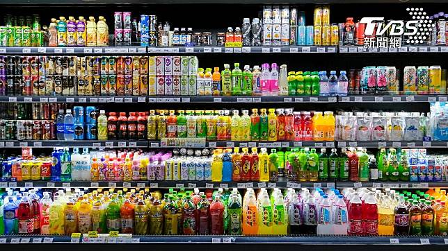 網友推薦超商這兩罐飲品調起來不輸手搖飲。（示意圖／shutterstock達志影像）