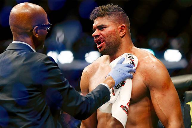 Alistair Overeem is tended to after an injury to his lip following his loss to Jairzinho Rozenstruik during UFC Fight Night at Capital One Arena. Photos: USA TODAY Sports