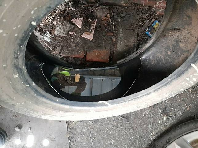 輪胎積水容易孳生病媒蚊。 圖：高雄市衛生局提供