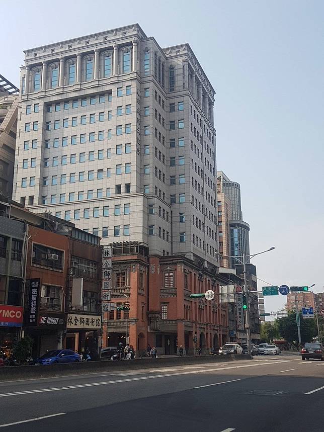 台北城大飯店號稱斥資五億改裝，是台灣首家古蹟旅館。