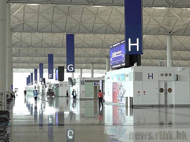 星期六開始，由內地機場離境的旅客，可經本港機場轉機到其他地方。
