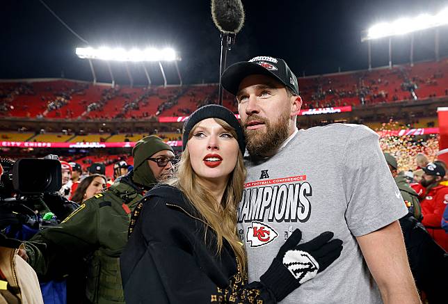 泰勒絲(Taylor Swift)於2023年公開與堪薩斯城酋長隊明星球員凱爾斯(Travis Kelce)的戀情連聯盟都獲益不少。法新社