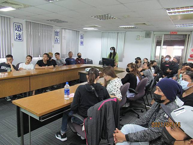 台北市勞動局首次舉辦移工「一小時護一生」職安訓練。（台北市勞動局提供）