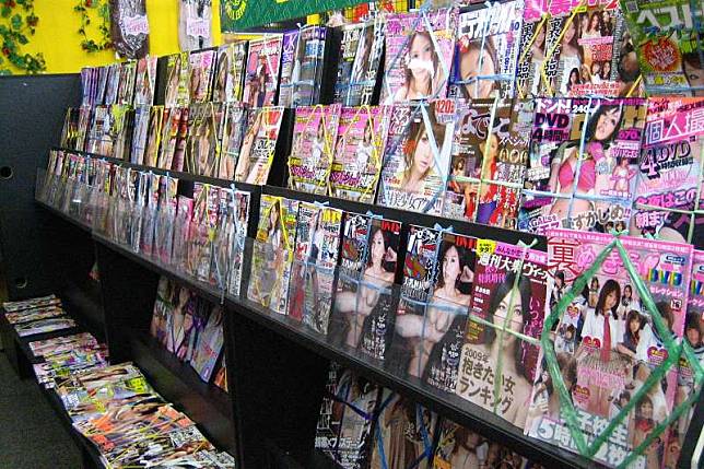為了迎接2020東京奧運，日本便利商店公開陳列的成人雜誌未來可能要漸漸消失。（Corpse Reviver@Wikipedia／CC BY 3.0）