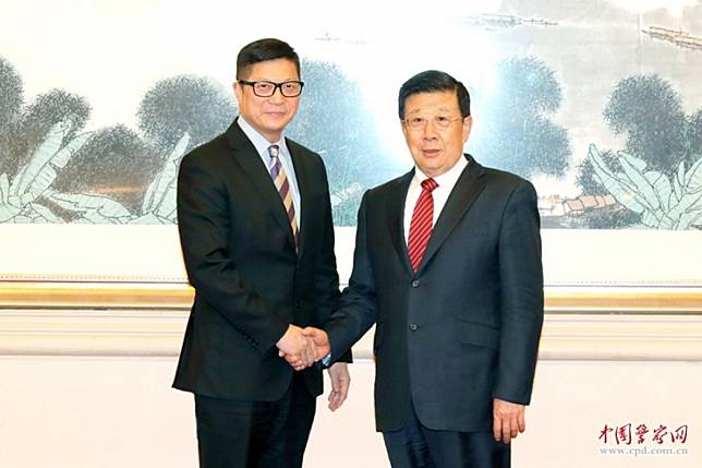 Hong Kong Police Commissioner Chris Tang, left, with Minister of Public Security Zhao Kezhi in Beijing on Saturday. Photo: Weibo