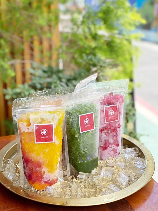 金雞母宅刨冰防疫期間每包$120，此外自取或外送還有買10送1優惠。(圖片提供/金雞母)