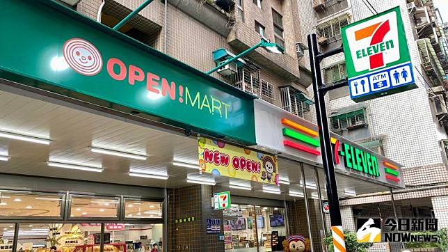 ▲7-11又變強大了！開起超市「OPEN！MART」賣生鮮蔬果，還擺出果汁機在門市賣起現打果汁。（圖／記者黃韻文攝）