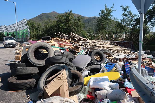 環保署提醒必須依法妥善將工商廢料及建築廢物運送至政府的廢物處置設施。資料圖片