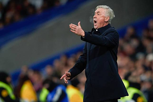 Real Madrid coach Carlo Ancelotti reacts during the Spanish Copa del Rey quarterfinal match between Real Madrid and Atletico Madrid in Madrid, Spain, Jan. 26, 2023. (Photo by Pablo Morano/Xinhua)