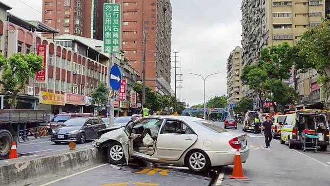 2025年5月19日，新北市三峽區發生重大交通事故，肇事者78歲余姓老翁暴衝釀成3死12傷。民眾提供