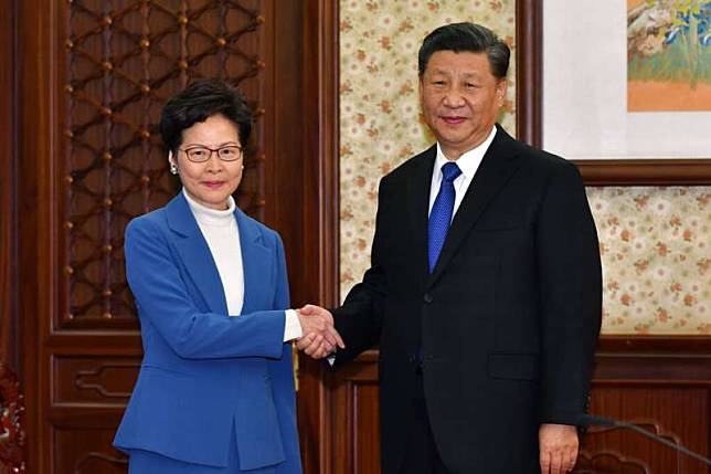 林鄭月娥與習近平在北京會面。（美聯社）