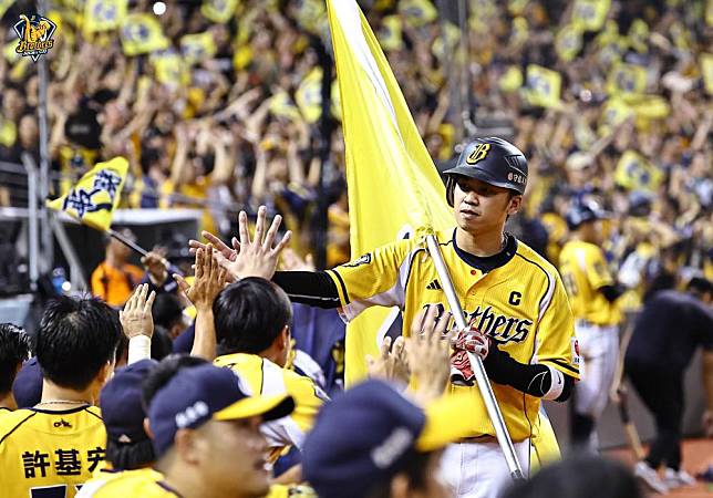 中信兄弟今挑戰總冠軍戰跨季10連勝。 （圖／翻攝自兄弟Fans Club臉書）