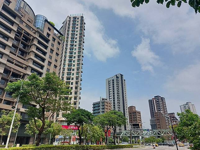 不少建商礙於基地面積不足，為把容積「蓋好蓋滿」，經常就會忽略了實用性。示意圖／好房網News記者林和謙／攝