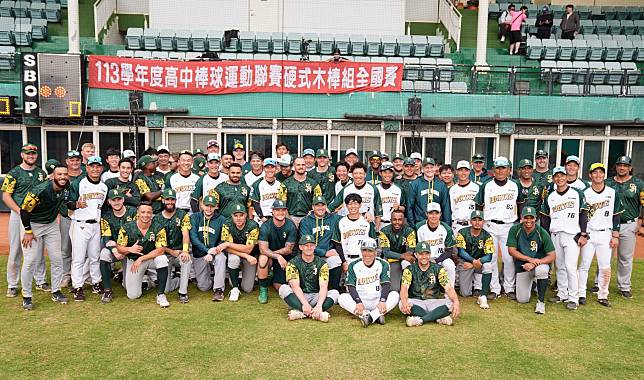 WBCQ／台鋼狂敲16安　練習賽17比9擊敗南非