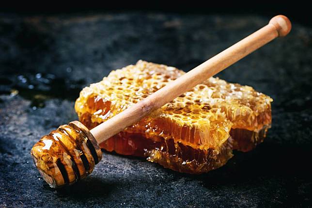 不純真的會砍頭？蜂蜜新規：100％才能標「純蜜」，  蜂農盼落實稽查