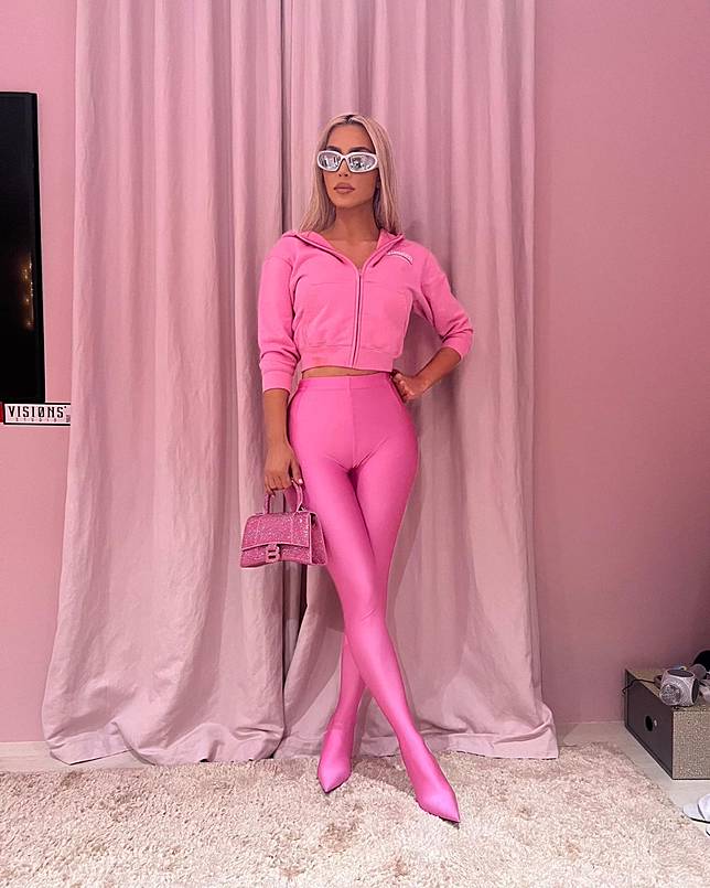 The Barbiecore trend has sparked a fashion movement, driven by social media algorithms (Photo: Instagram/@kimkardashian)