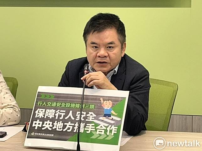 民進黨書記長莊瑞雄認為「代投票」主要爭議在是誰按下表決鍵。 圖：金大鈞/攝