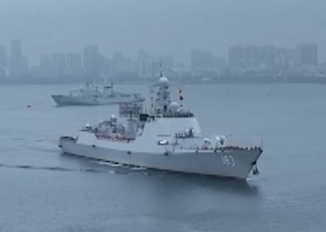 中國海軍導彈驅逐艦焦作號參與護航任務。